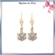 Boucles d'oreilles pendantes fleur blanche plaqué or