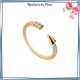 Bague ouverte flèche en plaqué or et zirconiums - La Bijouterie de Paris